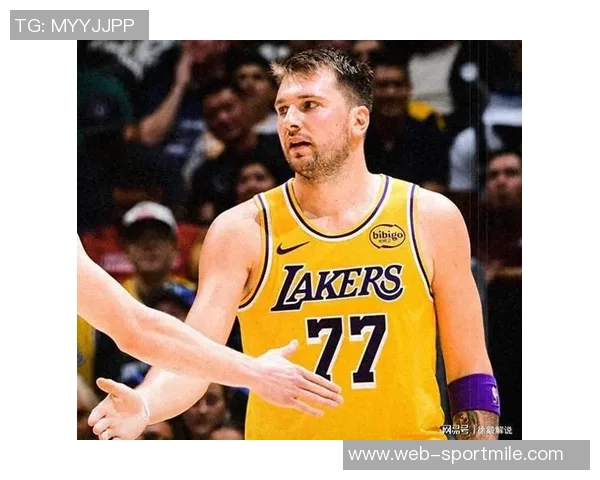 东契奇称与欧文默契最佳季前赛磨合助力球队表现提升